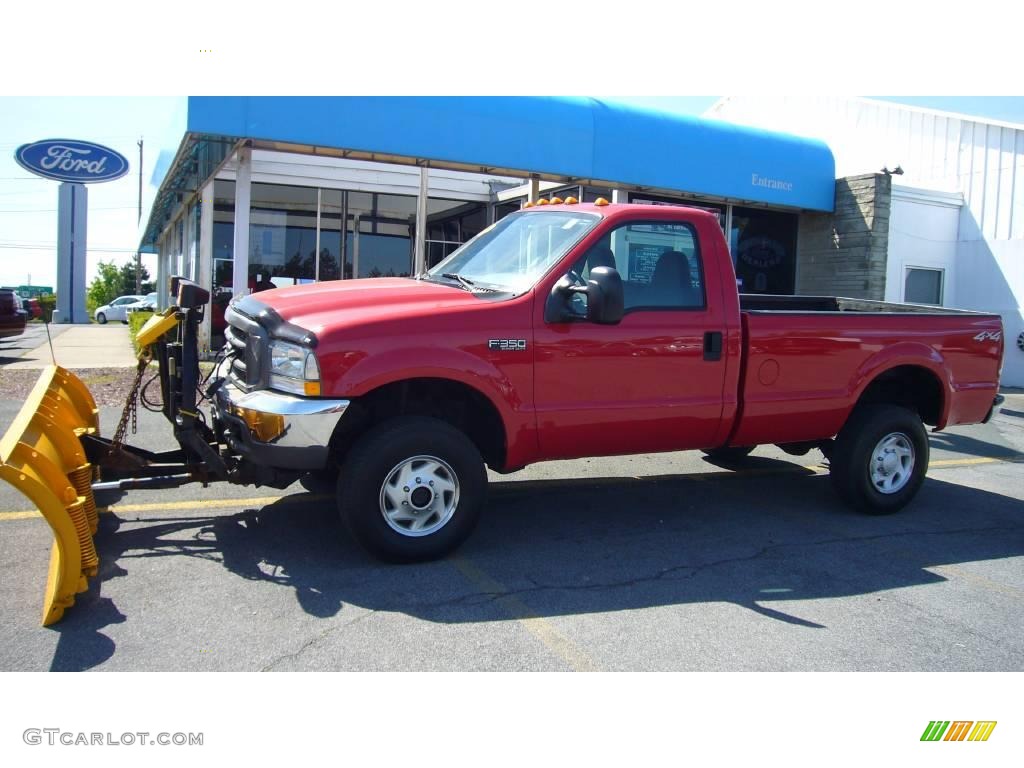 2004 F350 Super Duty XL Regular Cab 4x4 - Red / Medium Flint photo #2