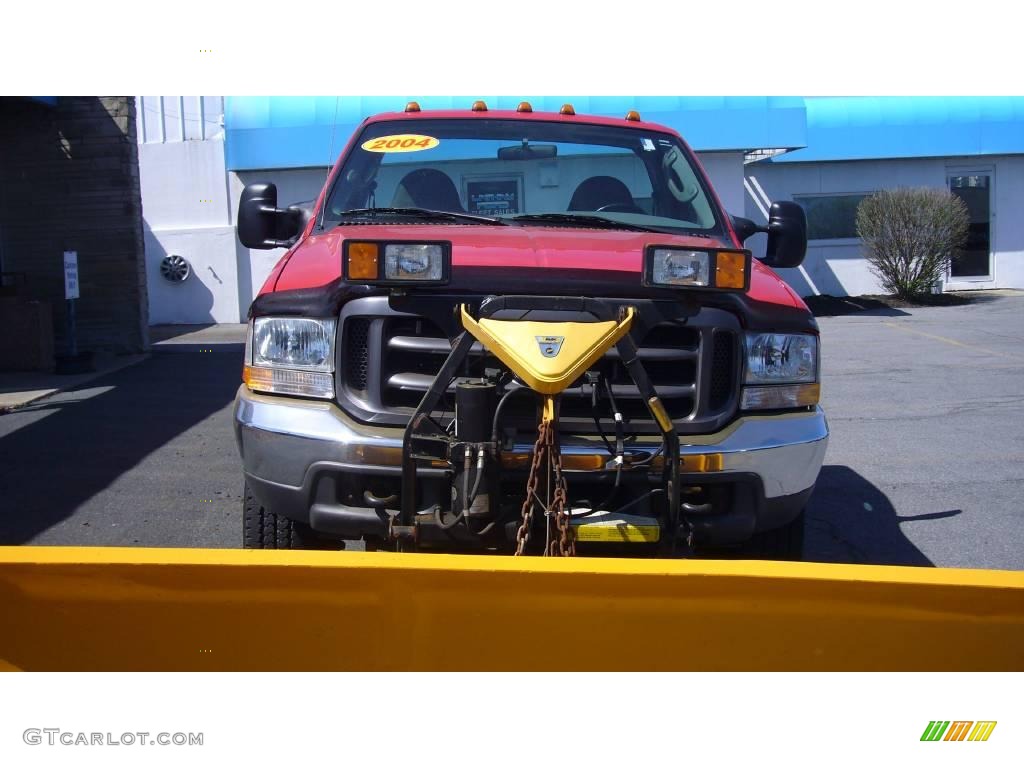 2004 F350 Super Duty XL Regular Cab 4x4 - Red / Medium Flint photo #4
