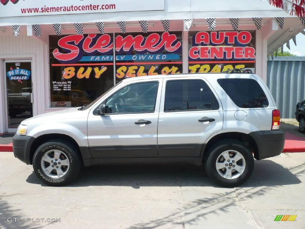 2005 Escape XLT V6 4WD - Silver Metallic / Medium/Dark Flint Grey photo #1