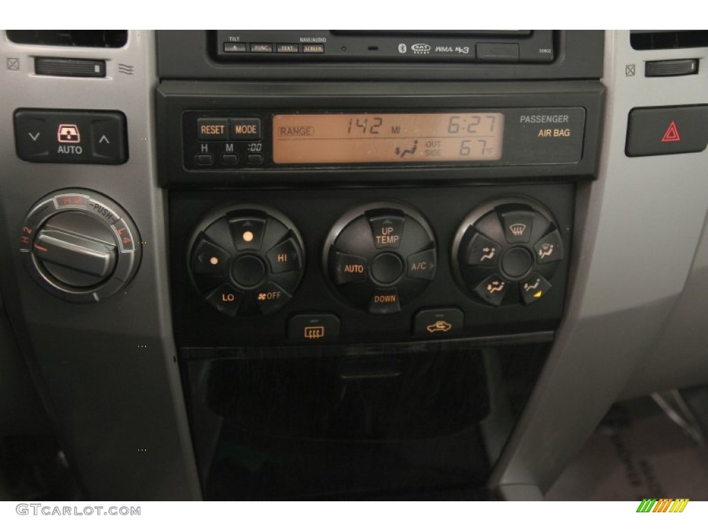 2008 Toyota 4Runner SR5 4x4 Controls Photos