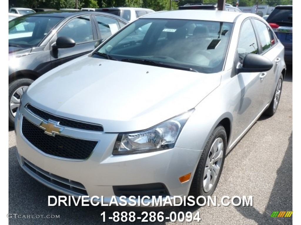 2014 Cruze LS - Silver Ice Metallic / Jet Black/Medium Titanium photo #1