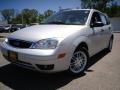 2005 CD Silver Metallic Ford Focus ZX5 SE Hatchback  photo #1