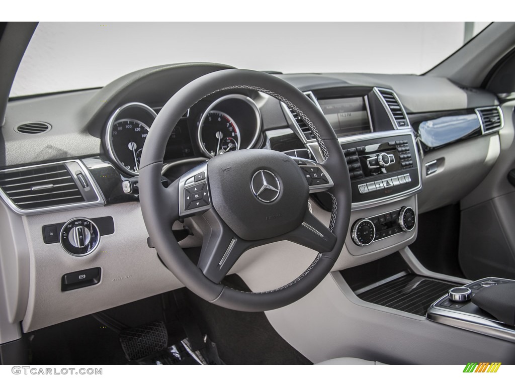 2015 Mercedes-Benz ML 350 4Matic Black Dashboard Photo #96528285
