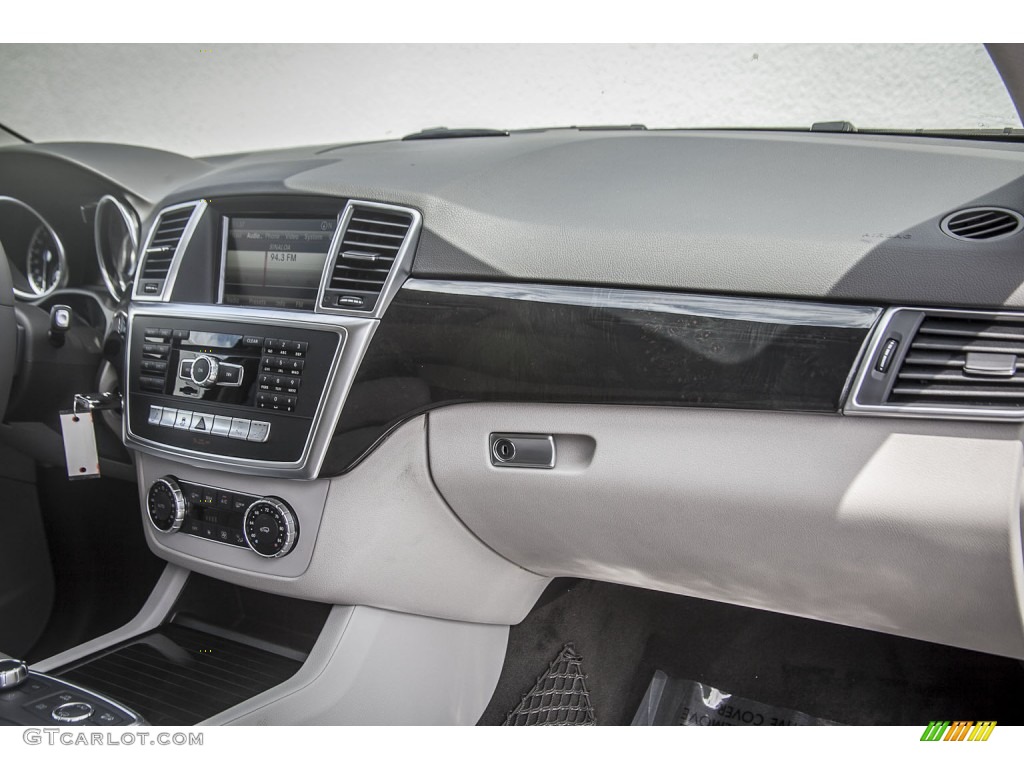 2015 Mercedes-Benz ML 350 4Matic Black Dashboard Photo #96528383