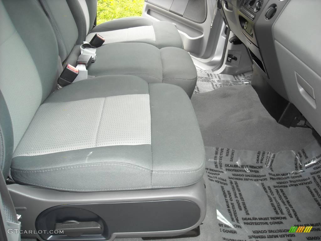 2005 F150 XLT SuperCrew - Silver Metallic / Medium Flint Grey photo #23