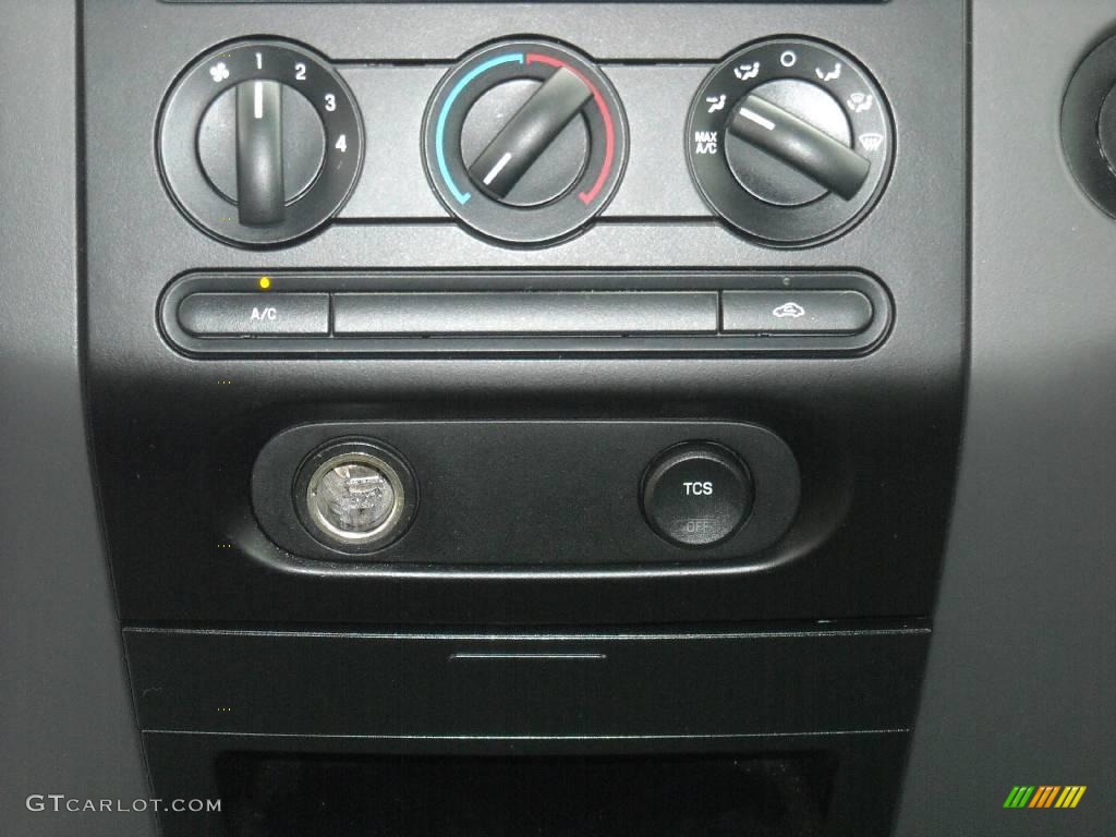 2005 F150 XLT SuperCrew - Silver Metallic / Medium Flint Grey photo #31