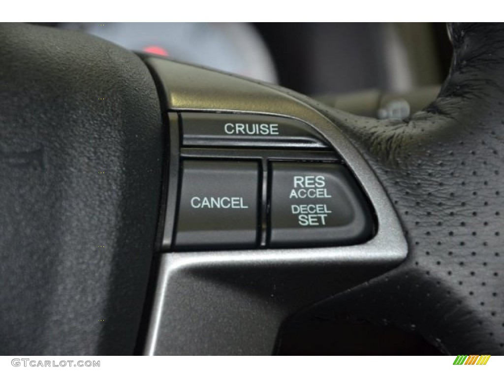 2015 Pilot EX-L - Taffeta White / Gray photo #16