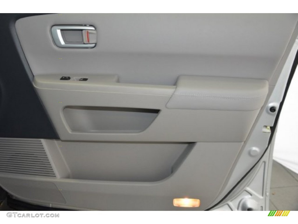 2015 Pilot EX-L - Taffeta White / Gray photo #20