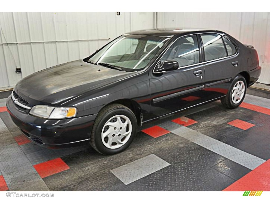 1999 Altima GXE - Super Black / Dusk photo #2