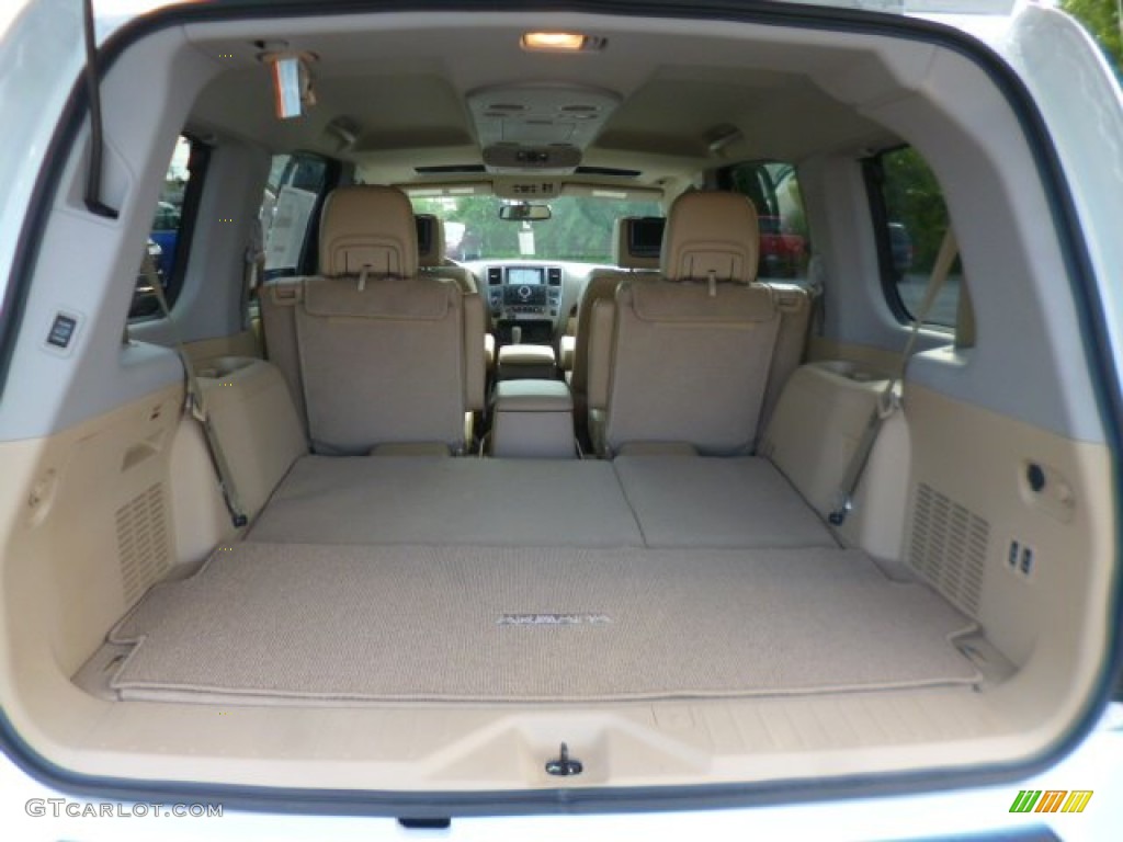 2014 Nissan Armada Platinum 4x4 Trunk Photos
