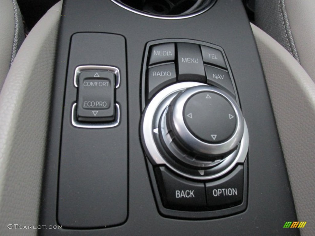 2014 BMW i3 Standard i3 Model Controls Photo #96556868
