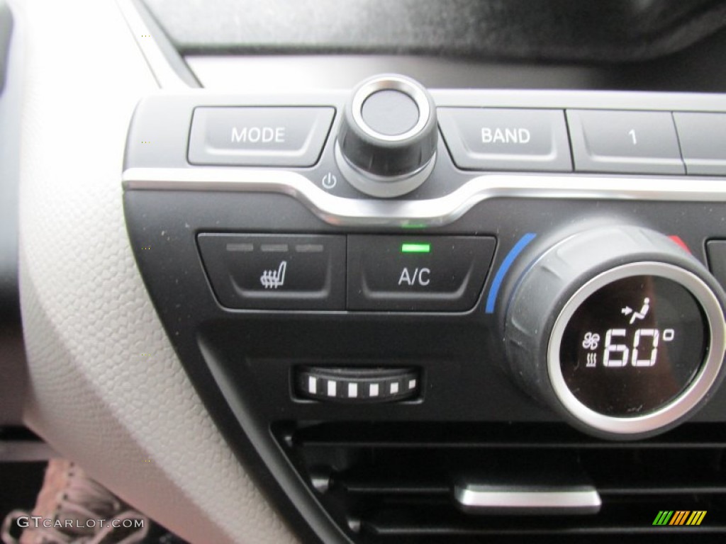 2014 BMW i3 Standard i3 Model Controls Photo #96556970