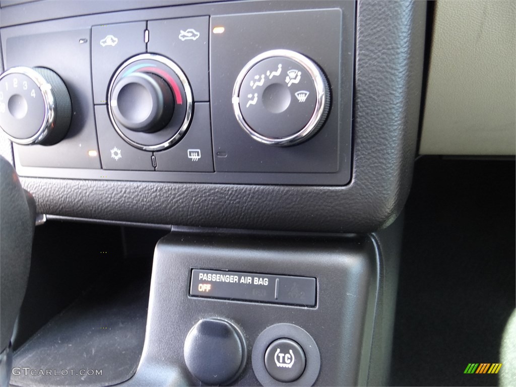 2009 G6 GT Sedan - Summit White / Light Taupe photo #24