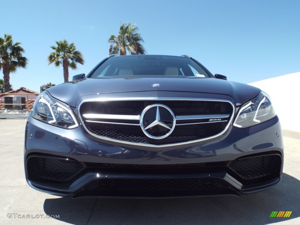 2014 E 63 AMG Wagon - Indigo Blue Metallic / Porcelain/Black photo #2