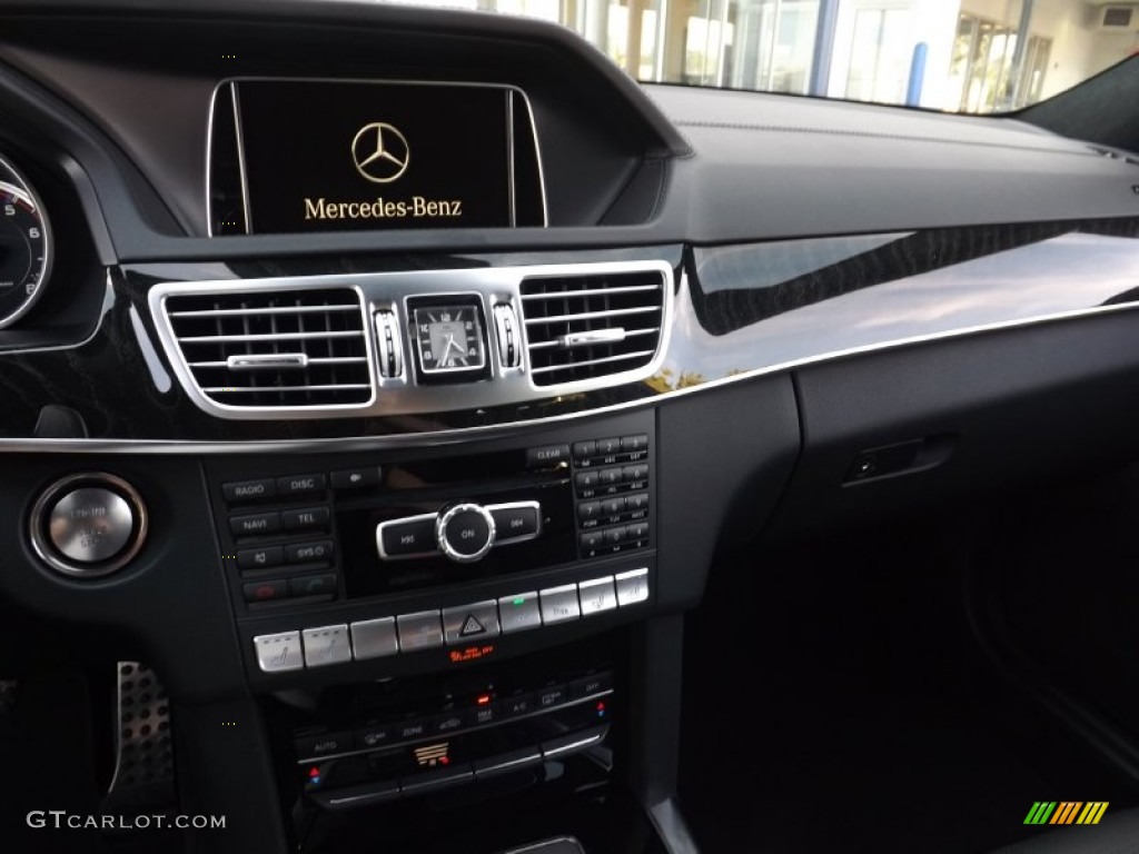 2014 Mercedes-Benz E 63 AMG Wagon Controls Photo #96560948