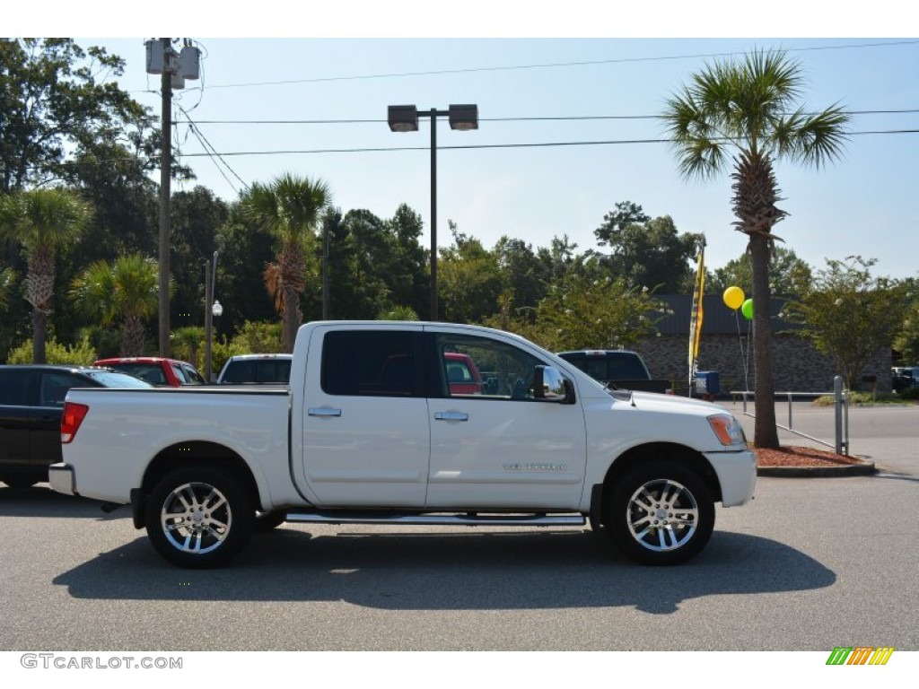 2012 Titan SL Crew Cab 4x4 - Blizzard White / Almond photo #2
