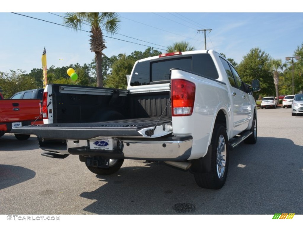 2012 Titan SL Crew Cab 4x4 - Blizzard White / Almond photo #27