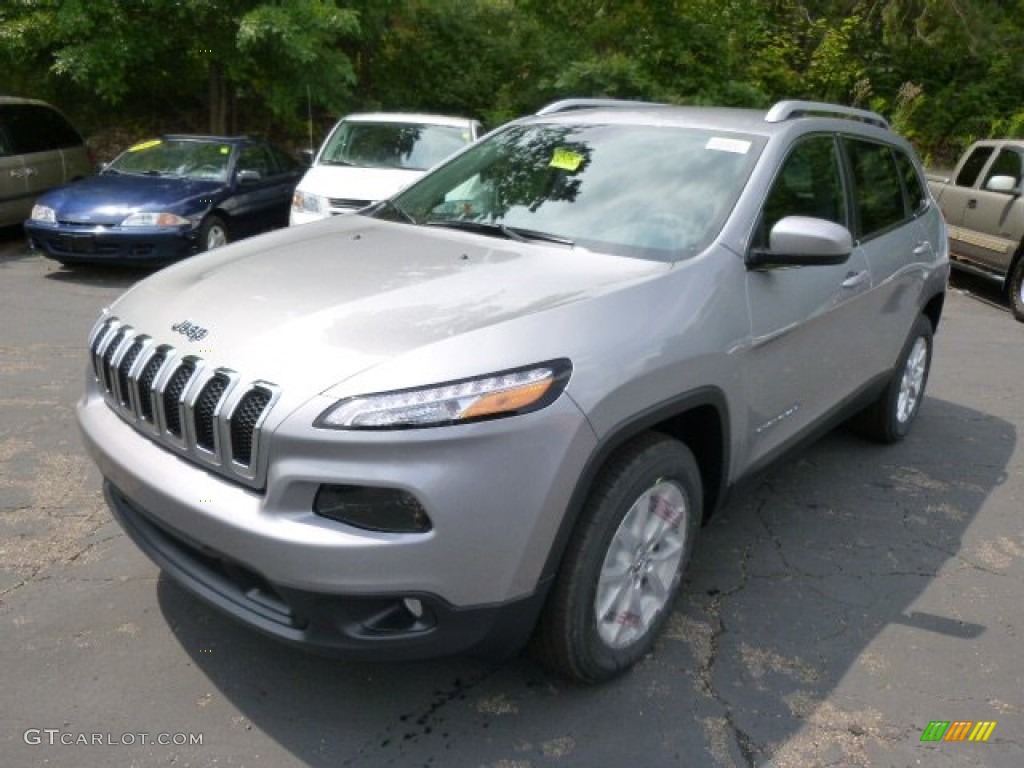 2015 Cherokee Latitude 4x4 - Billet Silver Metallic / Black photo #2