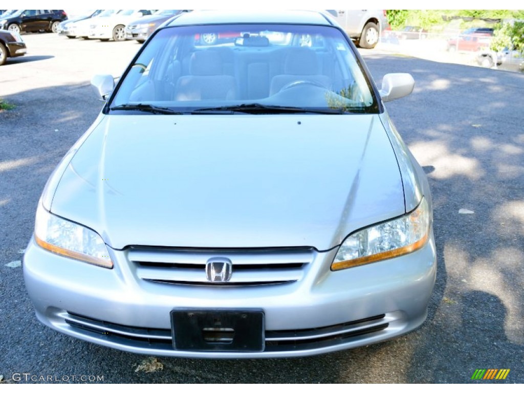 2002 Accord LX Sedan - Satin Silver Metallic / Quartz Gray photo #2