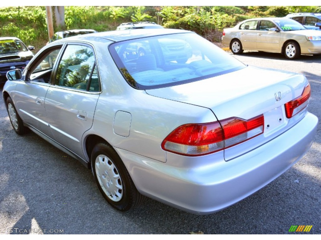 2002 Accord LX Sedan - Satin Silver Metallic / Quartz Gray photo #10