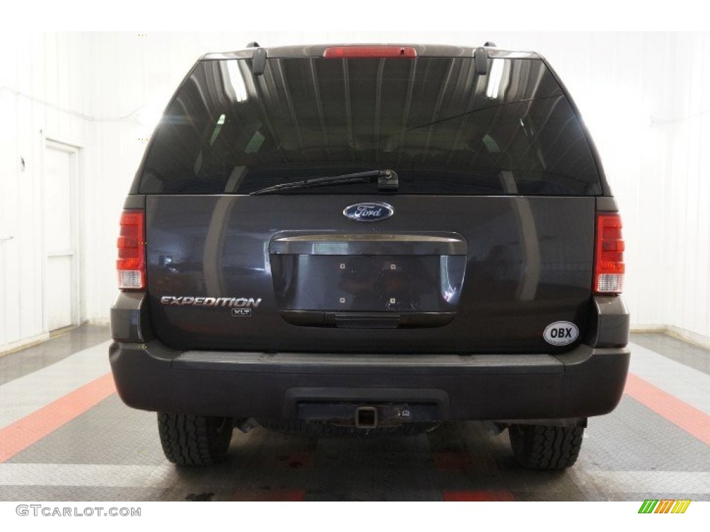 2005 Expedition XLT 4x4 - Dark Stone Metallic / Medium Parchment photo #17