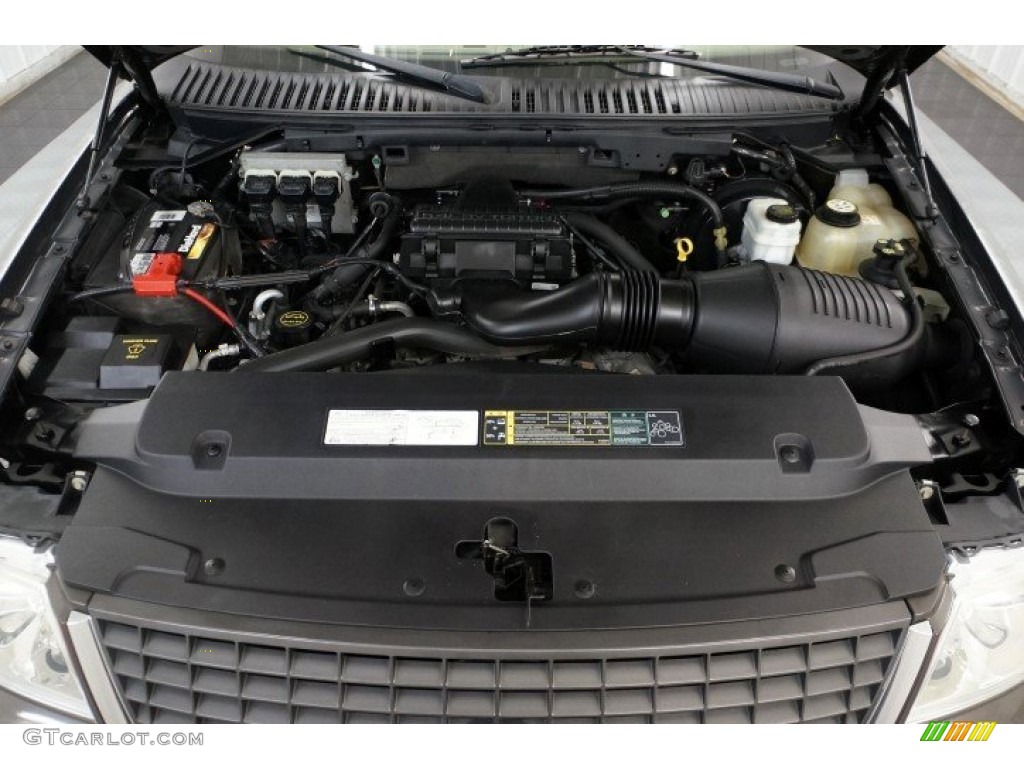 2005 Expedition XLT 4x4 - Dark Stone Metallic / Medium Parchment photo #41