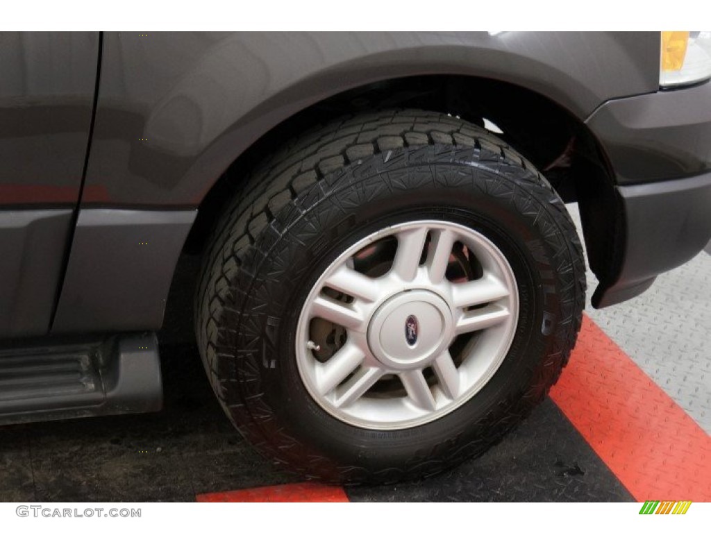 2005 Expedition XLT 4x4 - Dark Stone Metallic / Medium Parchment photo #48