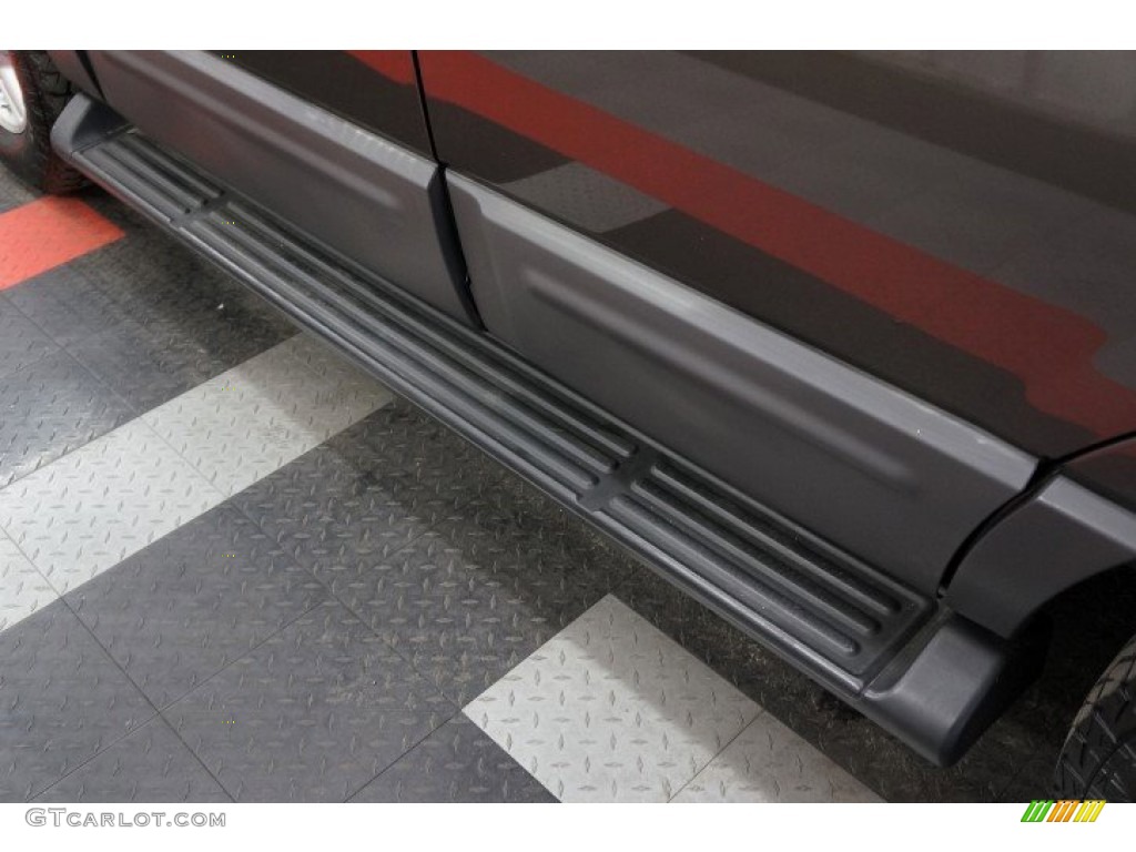 2005 Expedition XLT 4x4 - Dark Stone Metallic / Medium Parchment photo #65