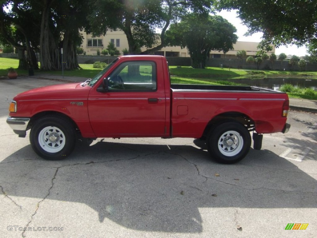1997 Ranger XLT Regular Cab - Toreador Red Metallic / Medium Graphite photo #2