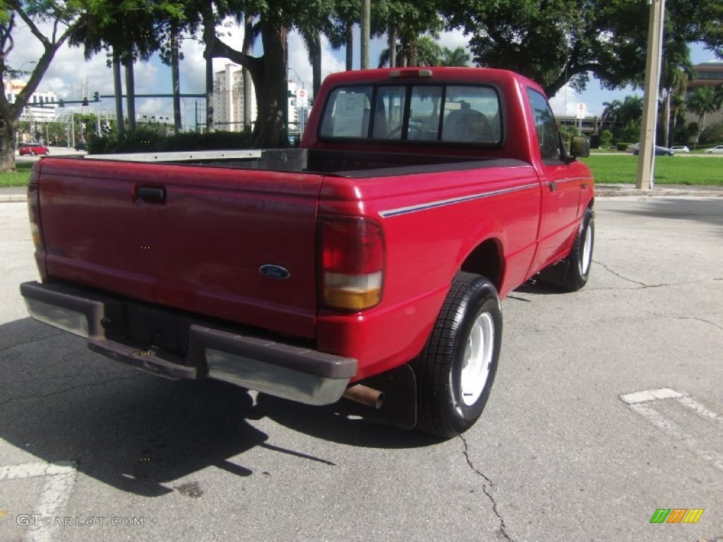 1997 Ranger XLT Regular Cab - Toreador Red Metallic / Medium Graphite photo #4