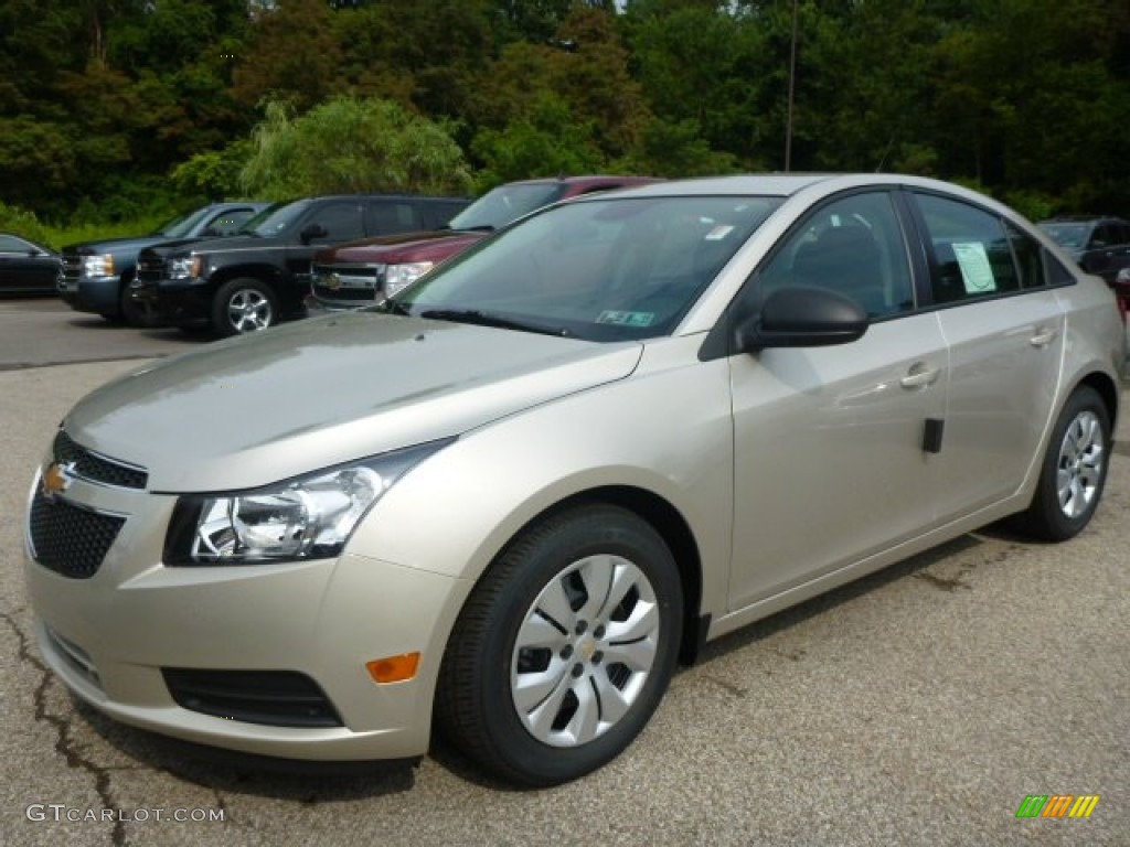 2014 Cruze LS - Champagne Silver Metallic / Jet Black/Medium Titanium photo #1