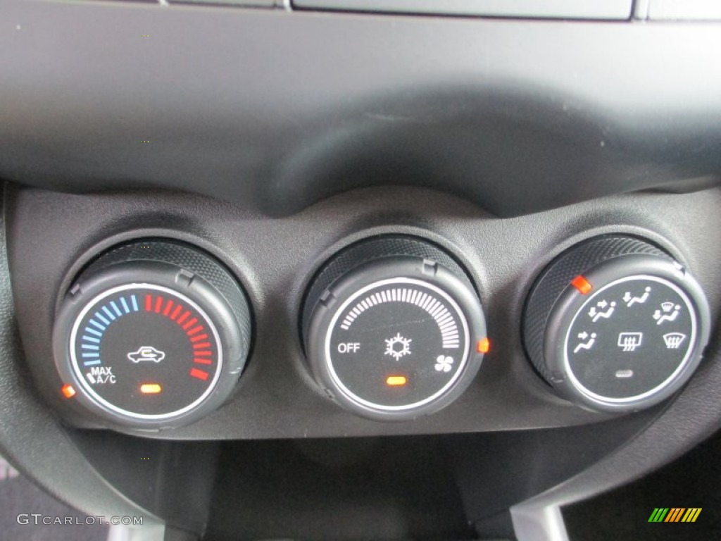 2014 Mitsubishi Outlander Sport ES AWD Controls Photo #96591809