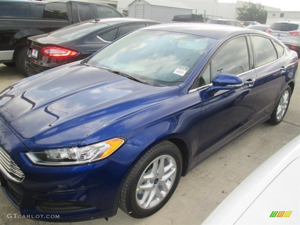 2015 Fusion SE - Deep Impact Blue Metallic / Dune photo #4