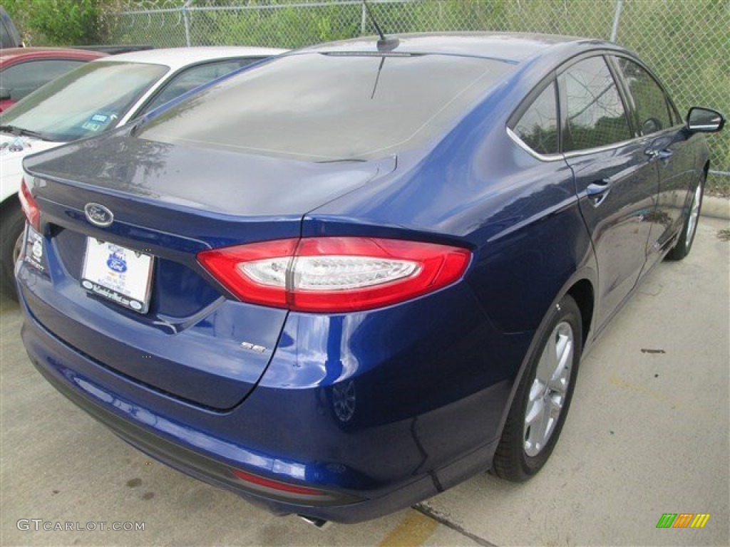 2015 Fusion SE - Deep Impact Blue Metallic / Dune photo #15