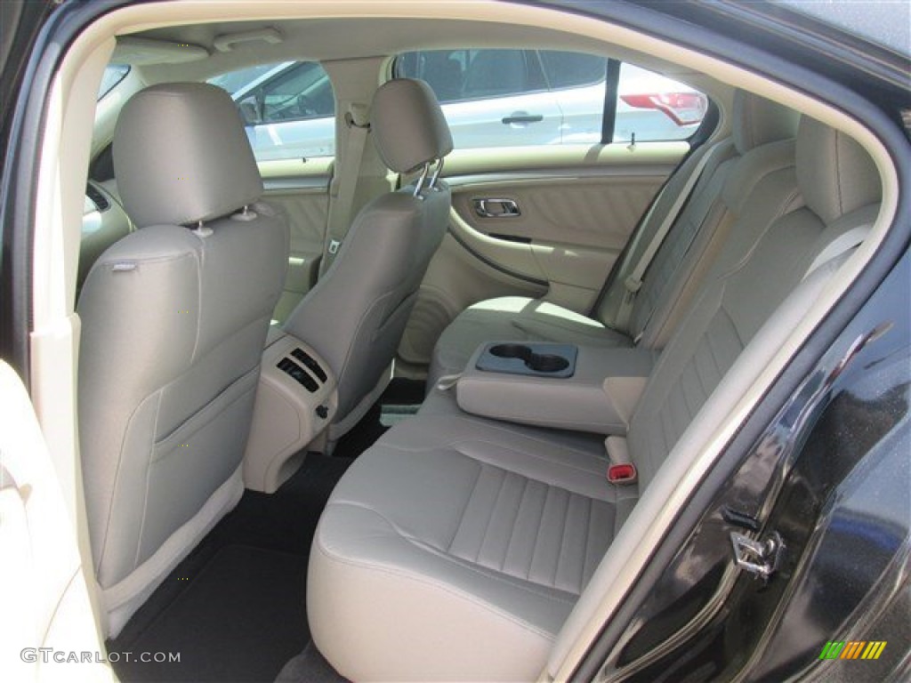 2015 Taurus SE - Tuxedo Black Metallic / Dune photo #7