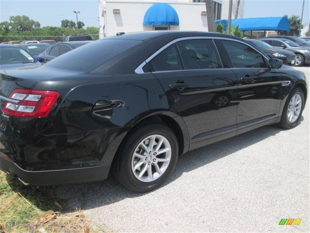 2015 Taurus SE - Tuxedo Black Metallic / Dune photo #15