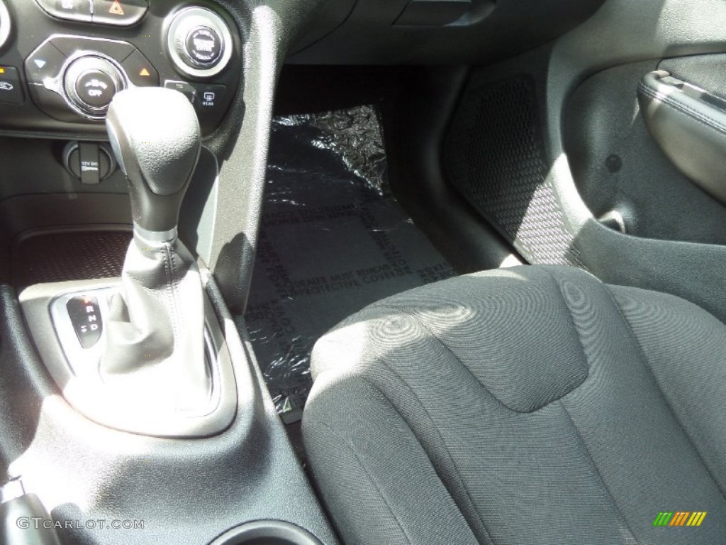 2013 Dart Aero - Redline 2-Coat Pearl / Black photo #20