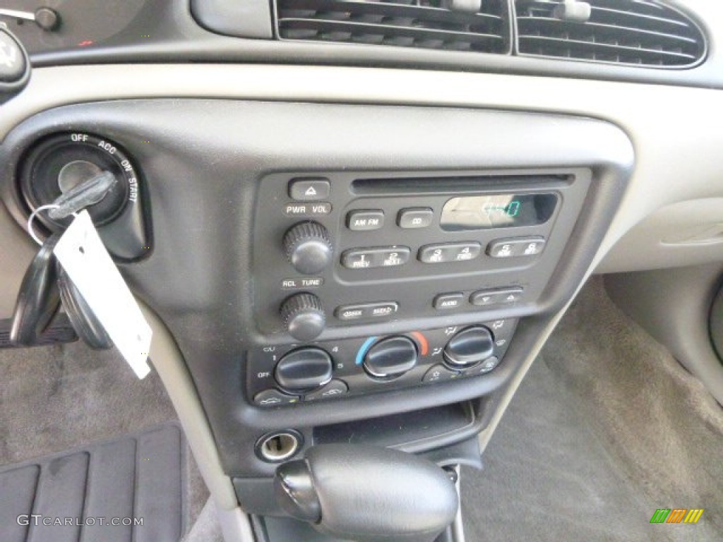 2005 Classic  - Galaxy Silver Metallic / Gray photo #13