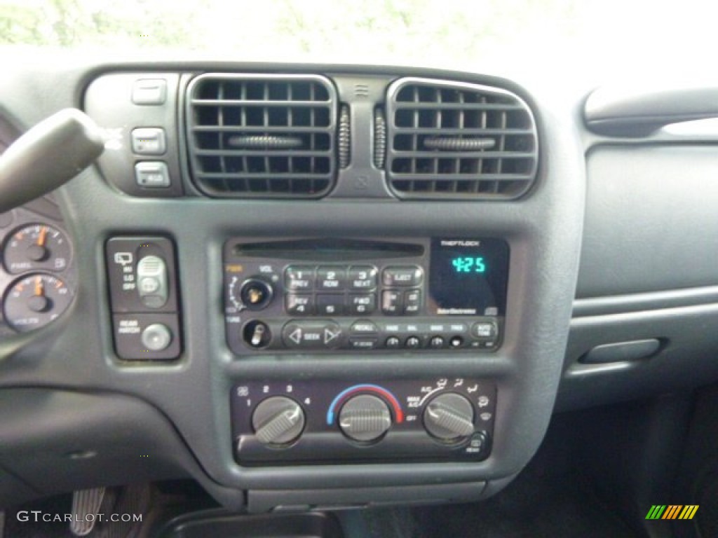 2000 Blazer LS 4x4 - Onyx Black / Graphite Gray photo #15