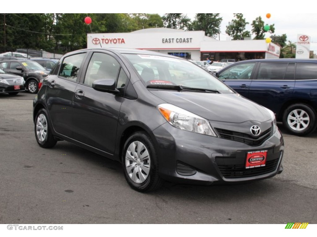 2014 Yaris LE 5 Door - Magnetic Gray Metallic / Ash photo #1