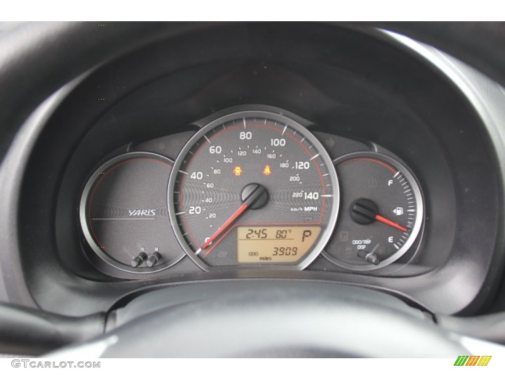 2014 Toyota Yaris LE 5 Door Gauges Photos