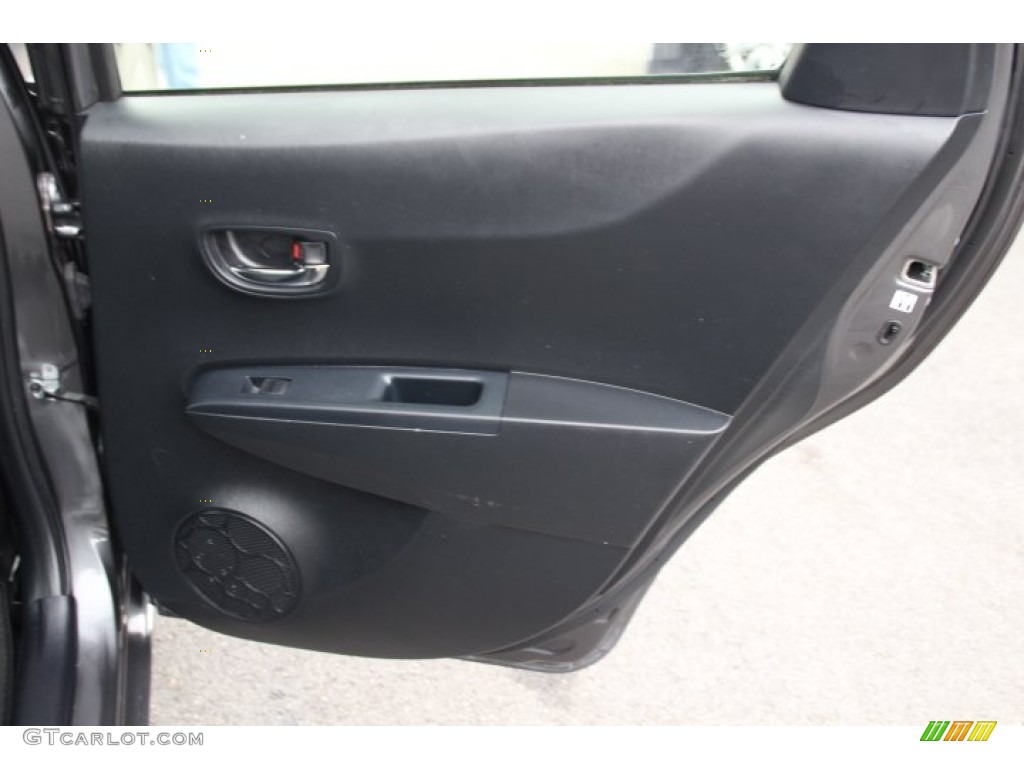 2014 Toyota Yaris LE 5 Door Ash Door Panel Photo #96604135