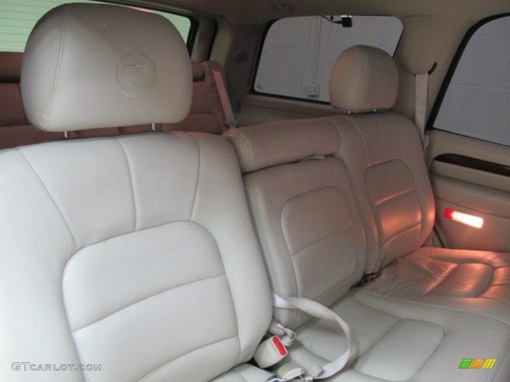 2002 Escalade AWD - Silver Sand / Shale photo #24