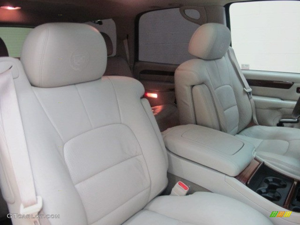 2002 Escalade AWD - Silver Sand / Shale photo #26