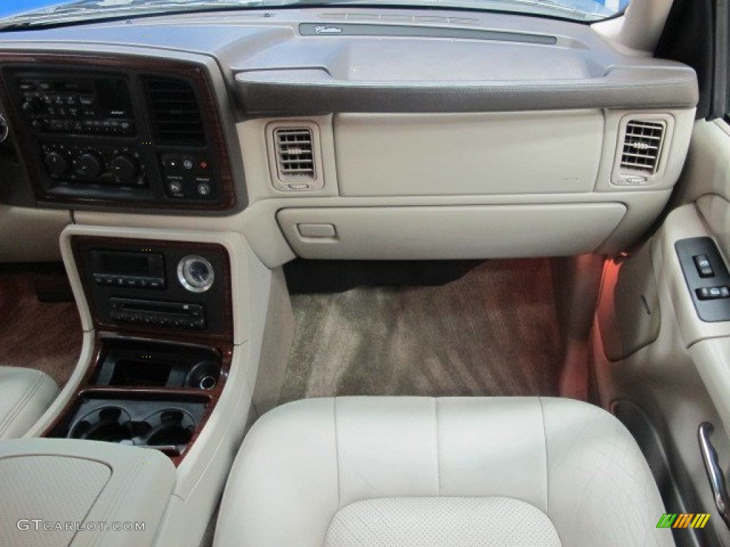 2002 Escalade AWD - Silver Sand / Shale photo #29