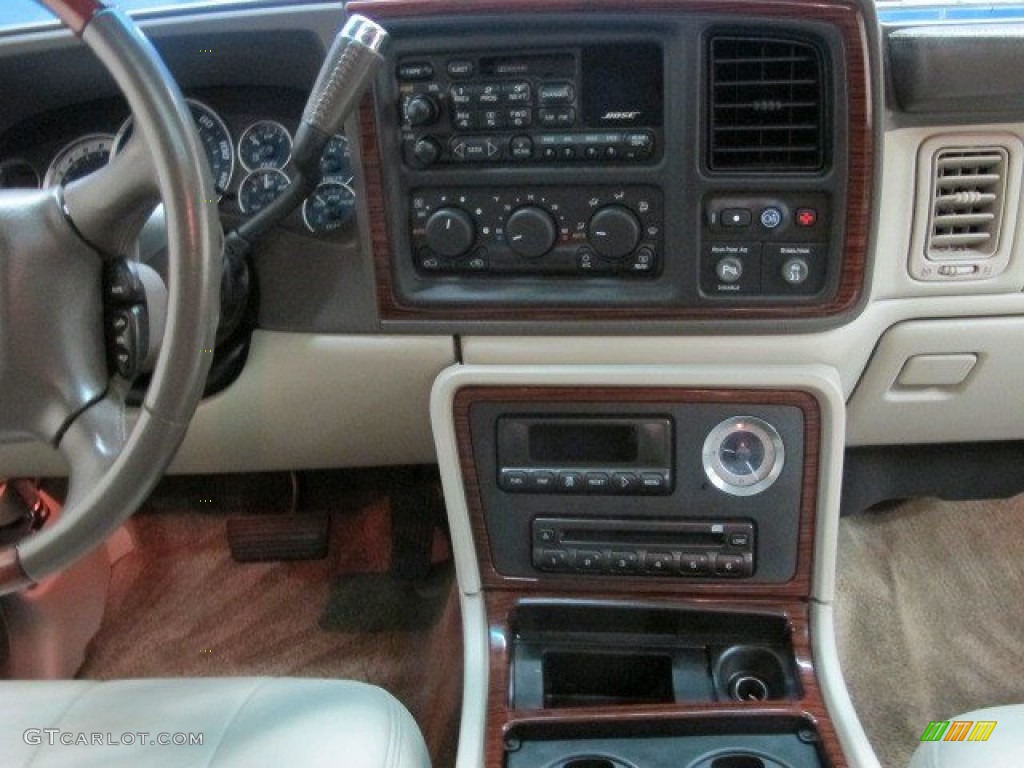 2002 Escalade AWD - Silver Sand / Shale photo #32