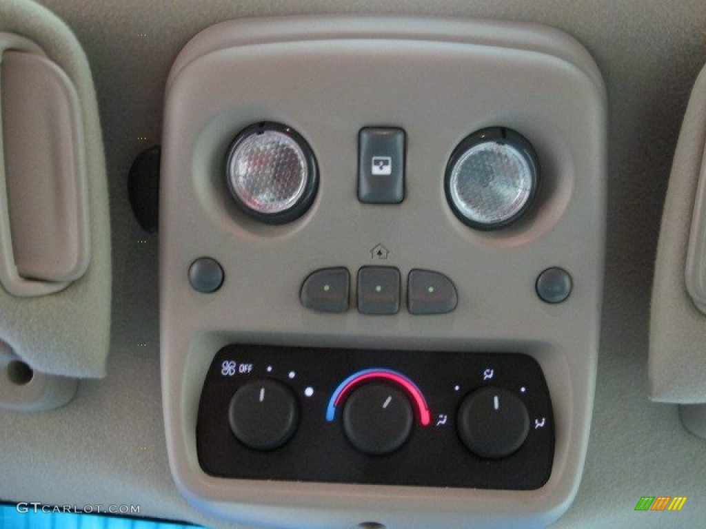 2002 Escalade AWD - Silver Sand / Shale photo #35