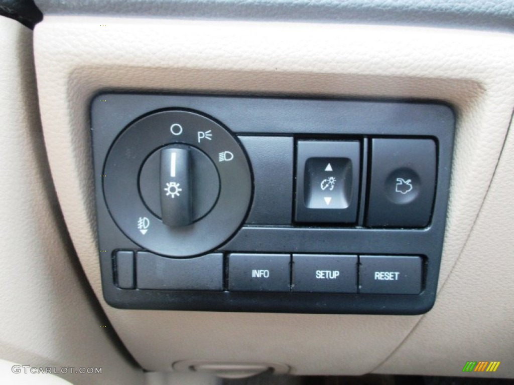 2010 Fusion SE - White Platinum Tri-coat Metallic / Camel photo #17