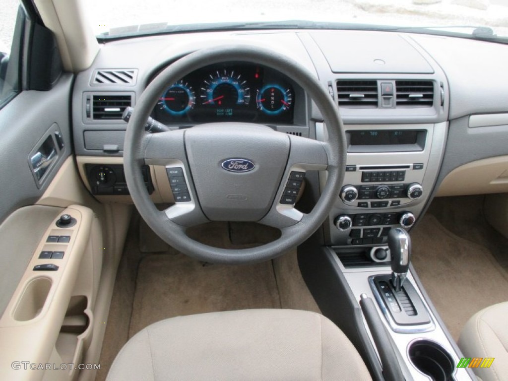 2010 Fusion SE - White Platinum Tri-coat Metallic / Camel photo #18