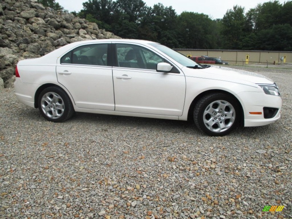2010 Fusion SE - White Platinum Tri-coat Metallic / Camel photo #26